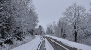comment-conduire-sous-la-pluie-ou-la-neige