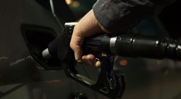 Indemnité carburant : un chèque de 100 € pour 10 millions de Français
